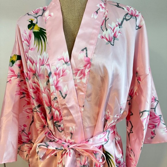 Women's Asian Pink Floral Kimono Robe - Picture 3 of 6